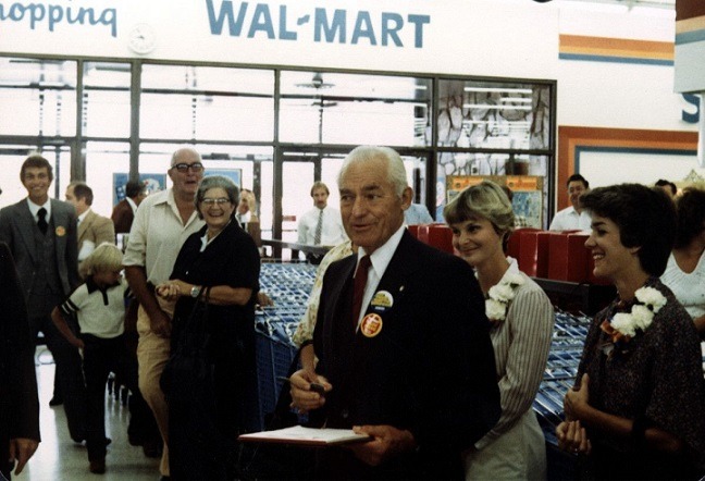 4 bài học trong kinh doanh từ tỷ phú sáng lập Walmart - Sam Walton