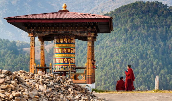 Bhutan -  'Vương quốc hạnh phúc' và những điều độc nhất vô nhị: Không smartphone, không thuốc lá và không GDP