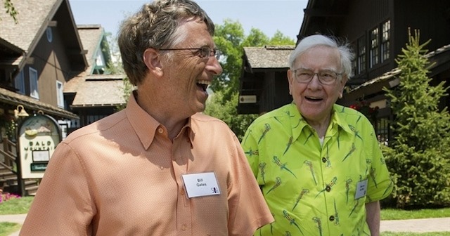 Bill Gates và Warren Buffet: Sự giàu có không tích lũy bằng cách bận rộn