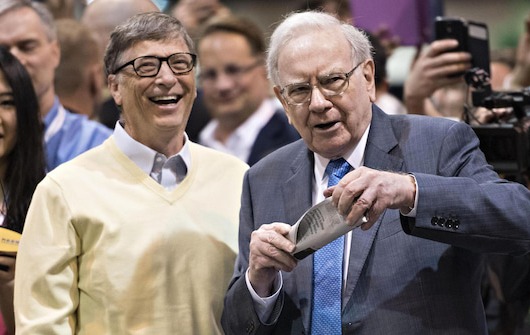 Bill Gates và Warren Buffet: Sự giàu có không tích lũy bằng cách bận rộn
