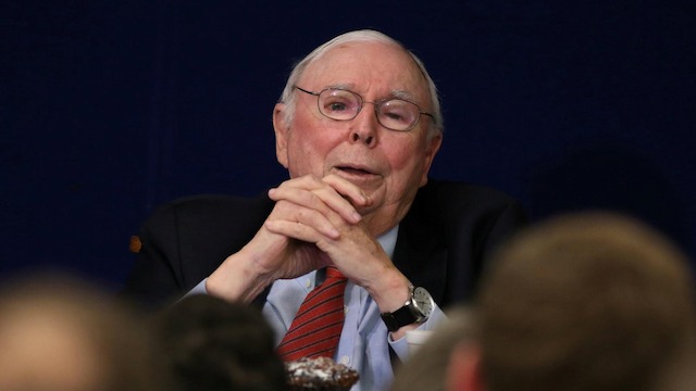 Charlie Munger:  'Bitcoin lên 50.000 USD và vốn hoá Tesla đạt 1 nghìn tỷ USD - tôi không biết đâu là điều tồi tệ hơn!'