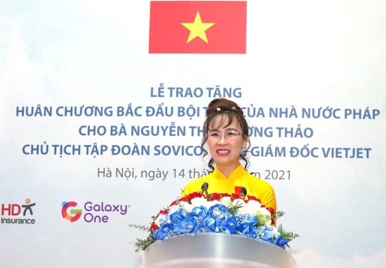 Doanh nhân Nguyễn Thị Phương Thảo nhận Huân chương Bắc đẩu bội tinh