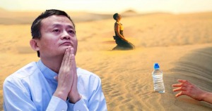Nếu tỷ phú Jack Ma và người bình thường vừa khát vừa lạc giữa sa mạc, bạn sẽ bán chai nước trong tay với giá bao nhiêu tiền?