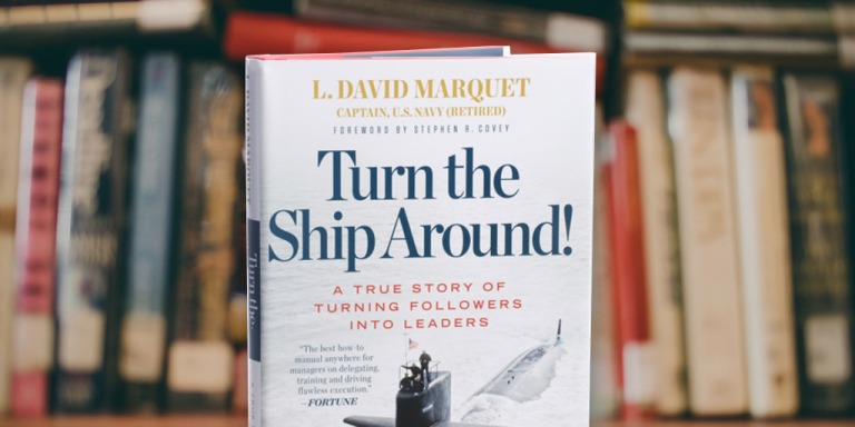 Xoay chuyển con tàu: Cuốn sách giúp bạn cải thiện khả năng lãnh đạo