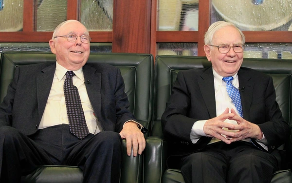 Không còn Charlie Munger, ai sẽ là người nói “không” với Warren Buffett?