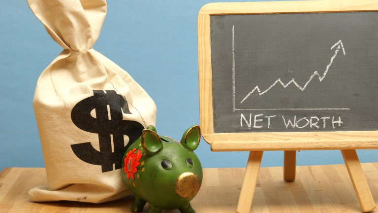 Tại sao nên nhìn vào "net worth" thay vì lương tháng?