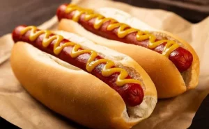 Lỗ hơn 7,4 nghìn tỷ mỗi năm để ‘câu khách’: Chiêu trò bán hàng đằng sau chiếc hotdog giá 37 nghìn đồng suốt 40 năm của chuỗi siêu thị nổi tiếng - Happy Live