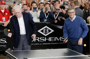 Hết thời bạn thân: Bill Gates và Warren Buffett đường ai nấy đi?