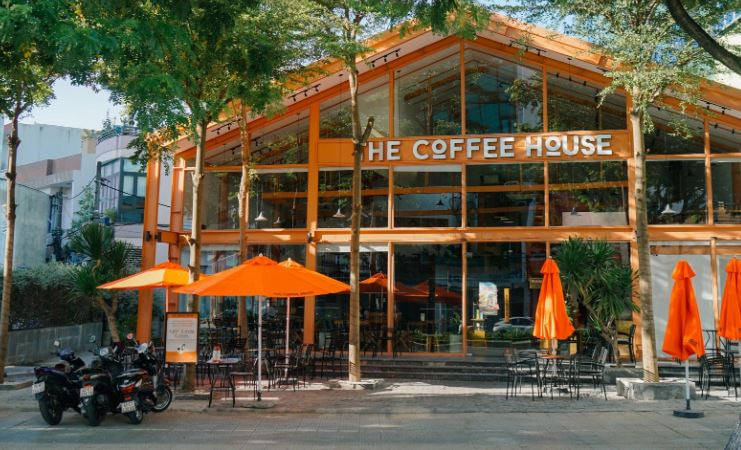 The Coffee House thay lãnh đạo