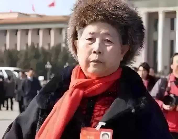 Bà Đào Hoa Bích, 78 tuổi, người xây dựng nên thương hiệu Lao Gan Ma. Ảnh: QQ