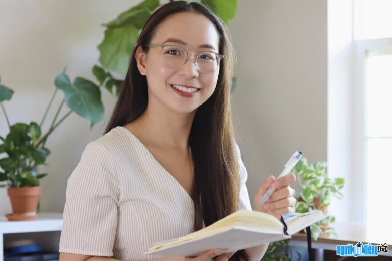 Chi Nguyễn chia sẻ cách xây dựng thói quen với Tiny Habits của BJ Fogg. H1