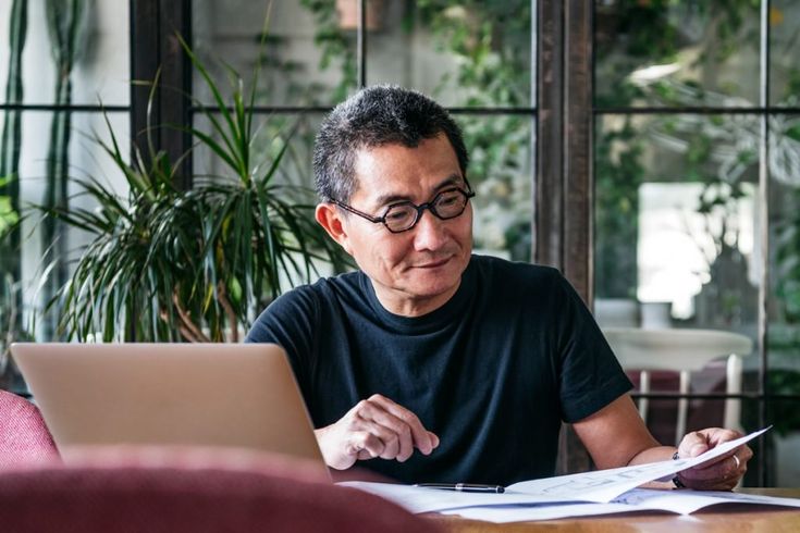 Làm thế nào để xây dựng lại mối quan hệ lành mạnh với tiền bạc?